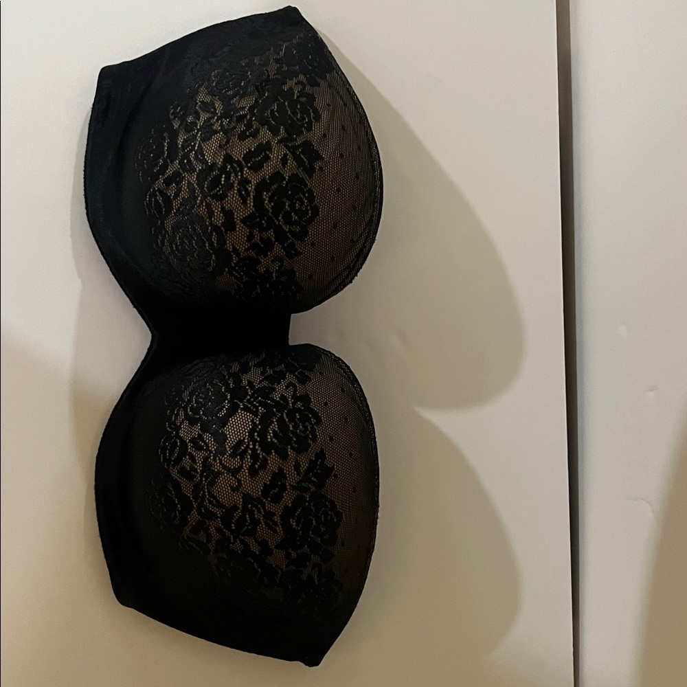 Soma Elegant Strapless Black Lace Bra/missing straps.